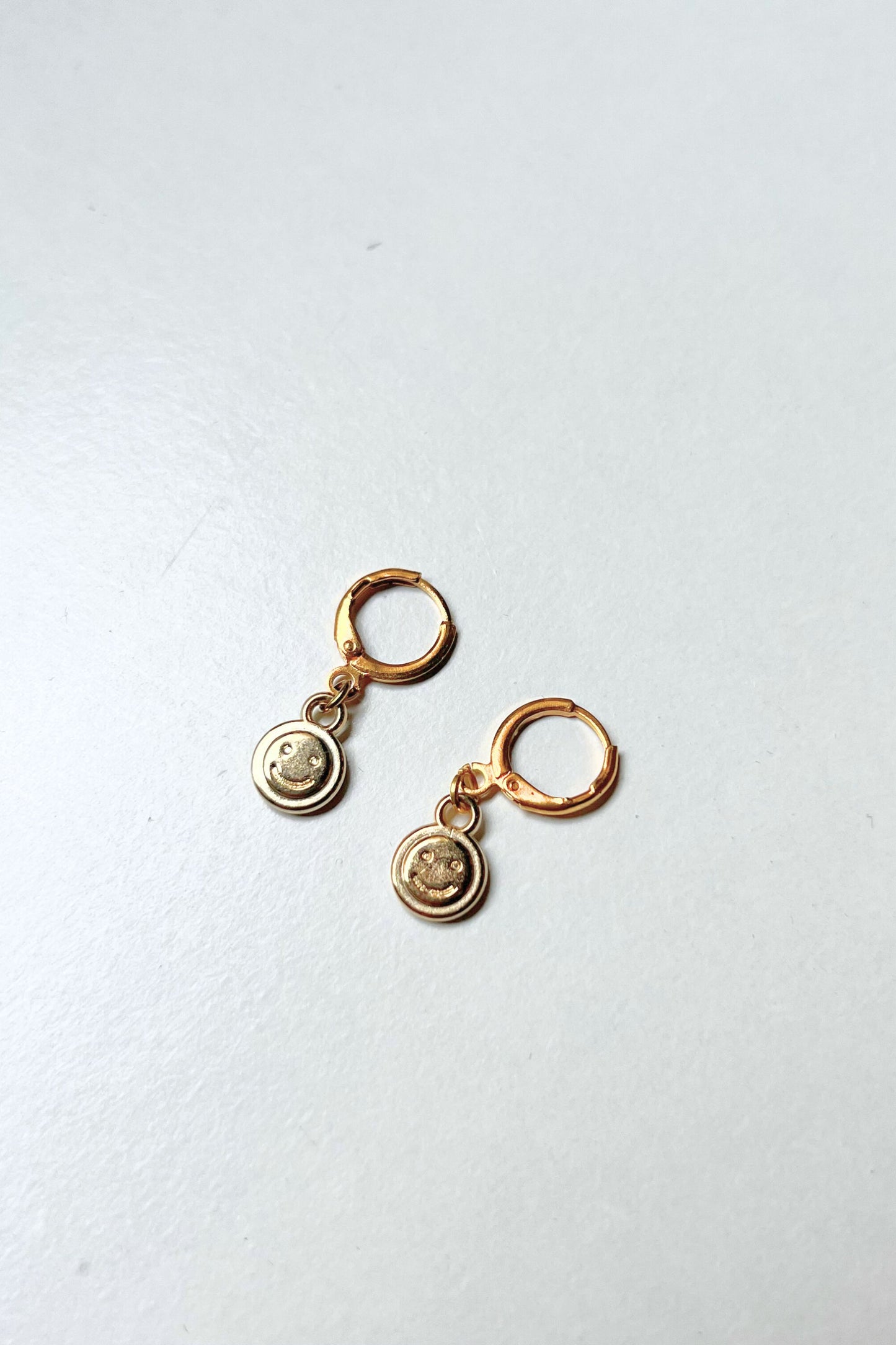 boucles d'oreilles midnite smiley or techno acier inoxydable femme homme summer festival happy luxe