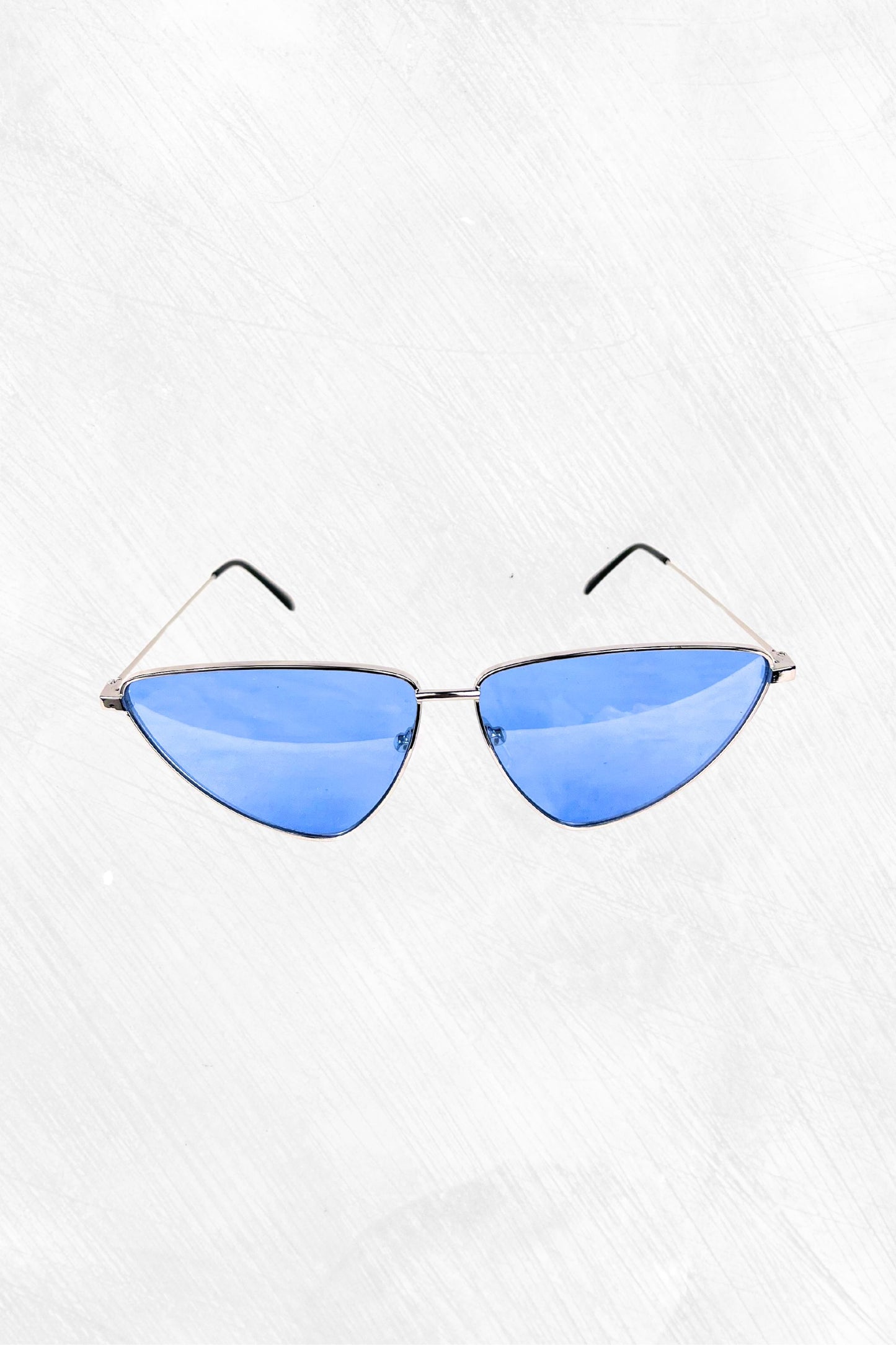 lunettes soleil bleu teintee homme femme midnite festival italie soiree