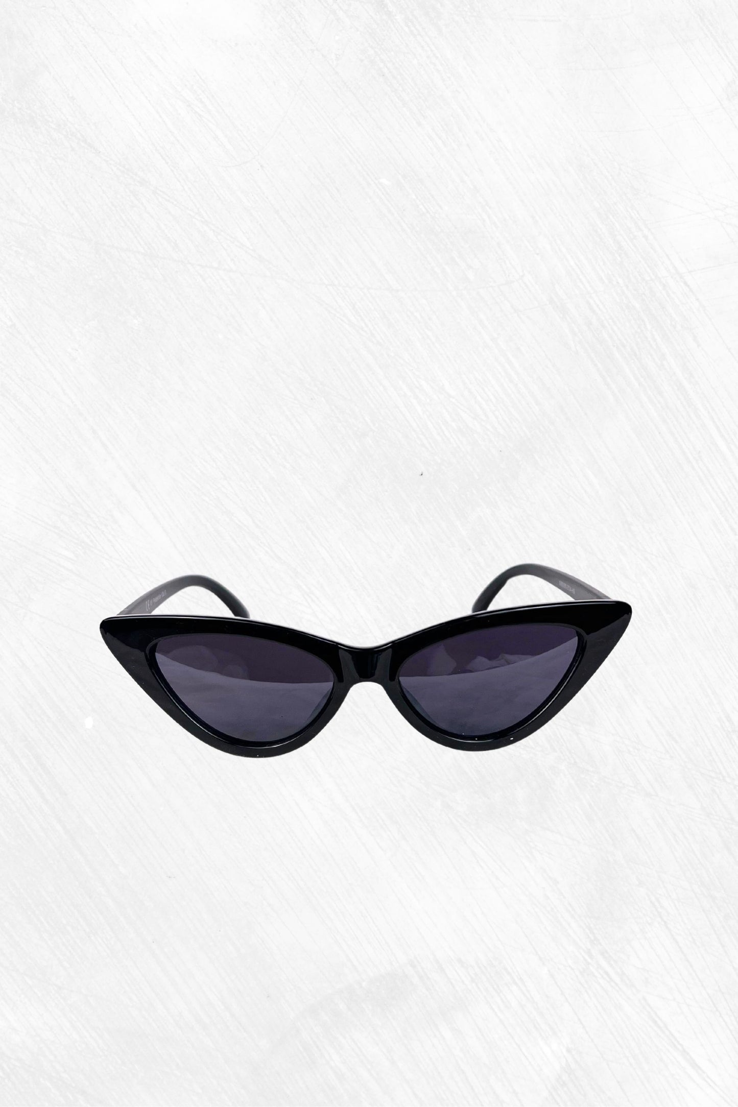 lunettes soleil noir teintee homme femme midnite festival italie soiree