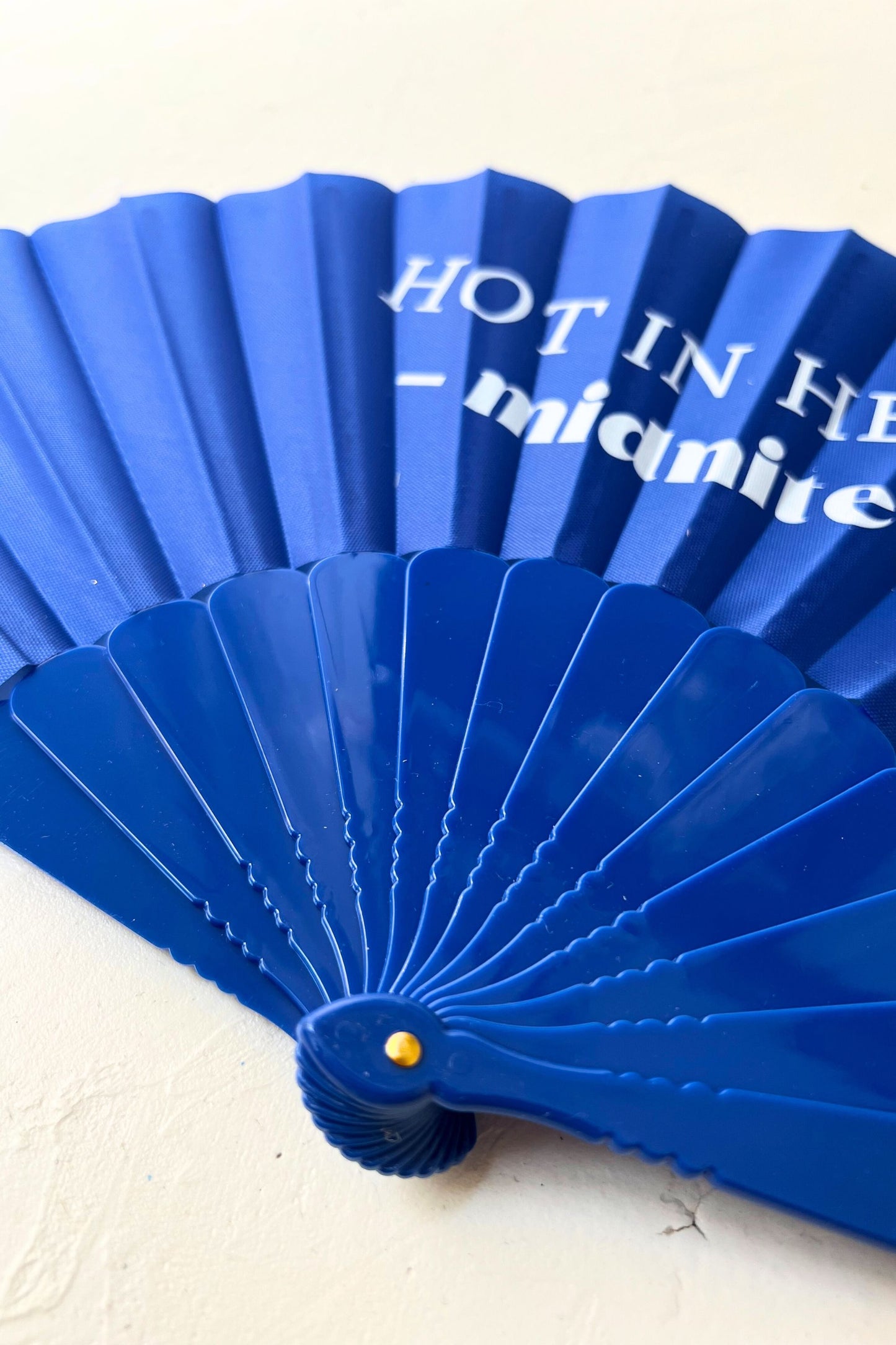 Eventail HOT IN HERE