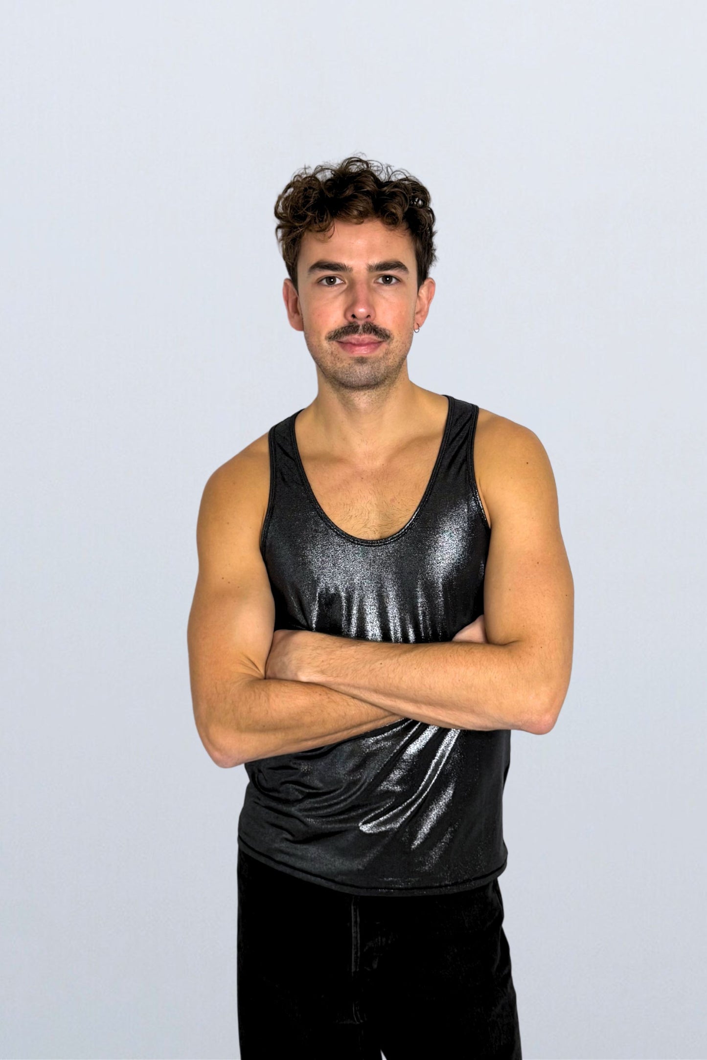 débardeur argenté paillettes homme midnite gris noir europe festival electro portugal queer proud