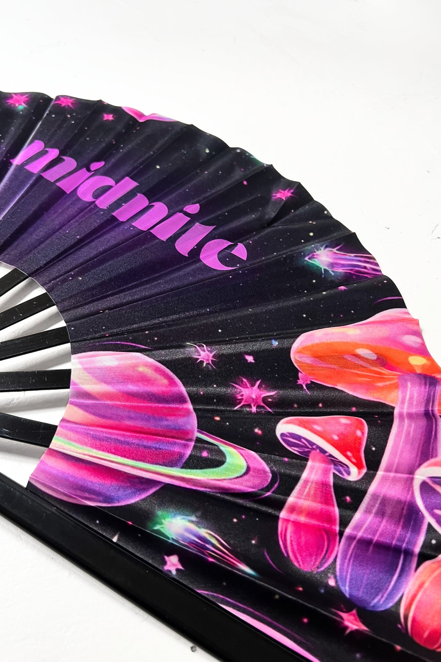 eventail fan midnite planete champignon festival soiree noir mauve rose orange style fete rave techno