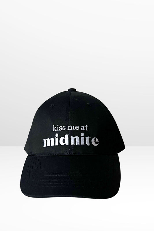 Casquette noire coton brodée Kiss me at Midnite