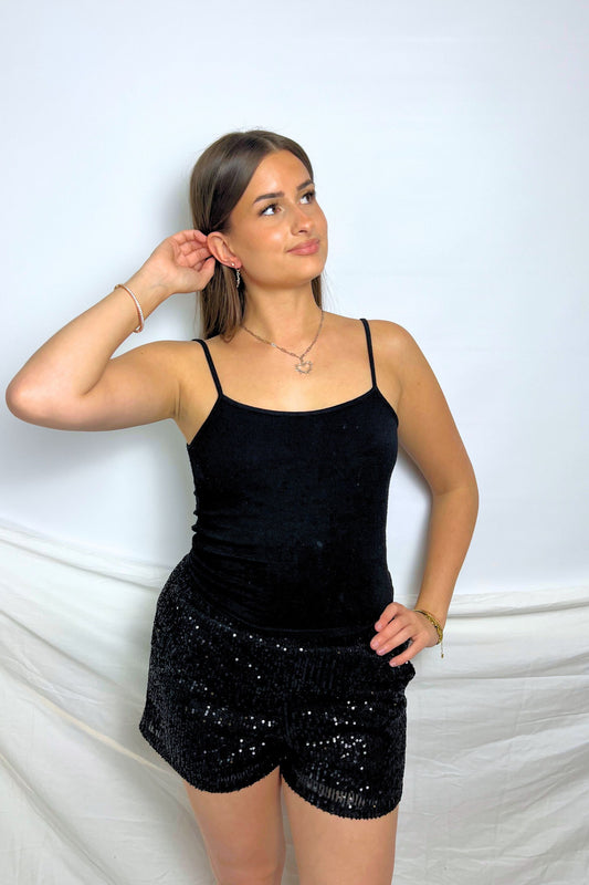 short mini midnite paillettes sequins noirs summer 2026 festival techno pop disco femme