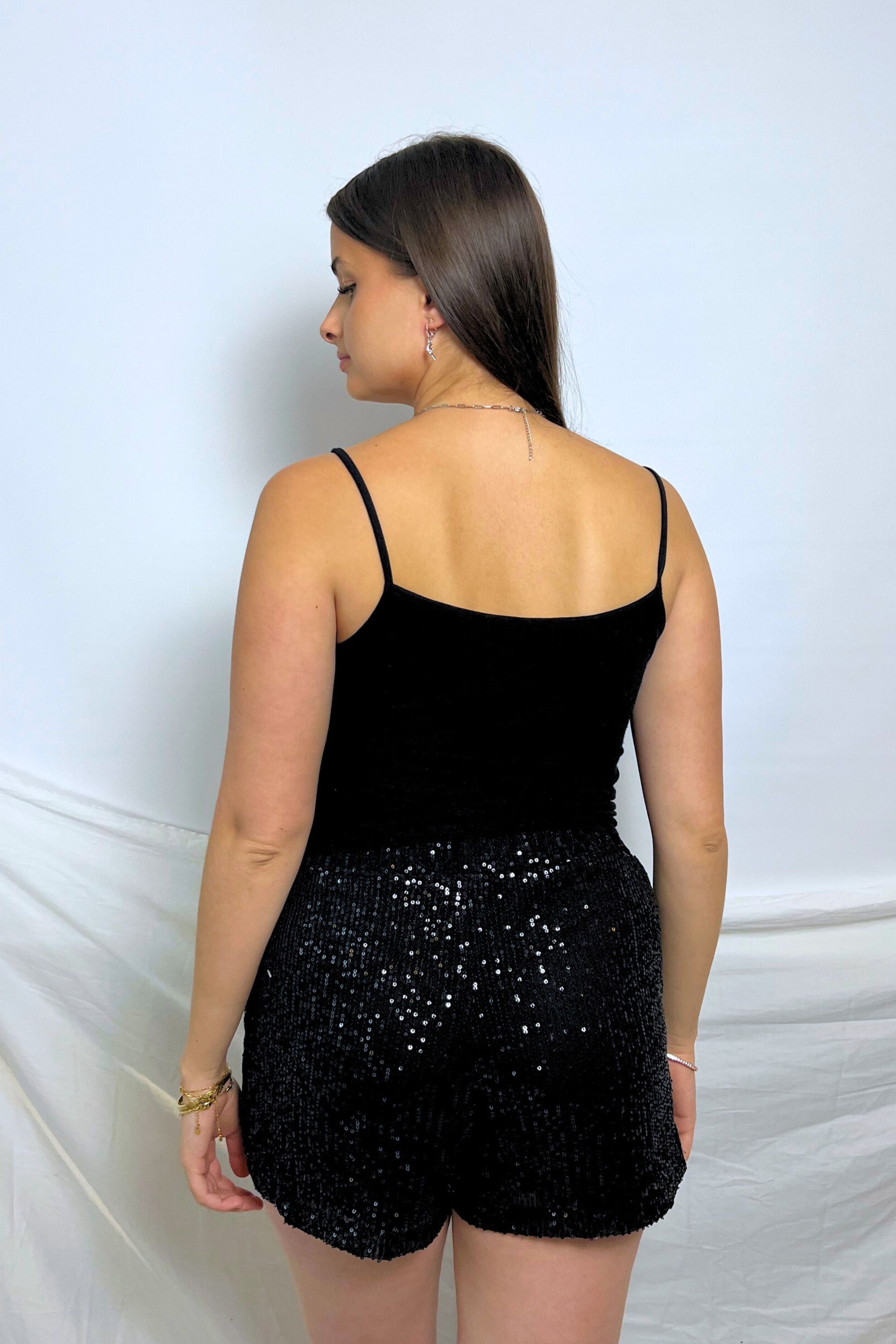 short mini midnite paillettes sequins noirs summer 2026 festival techno pop disco femme